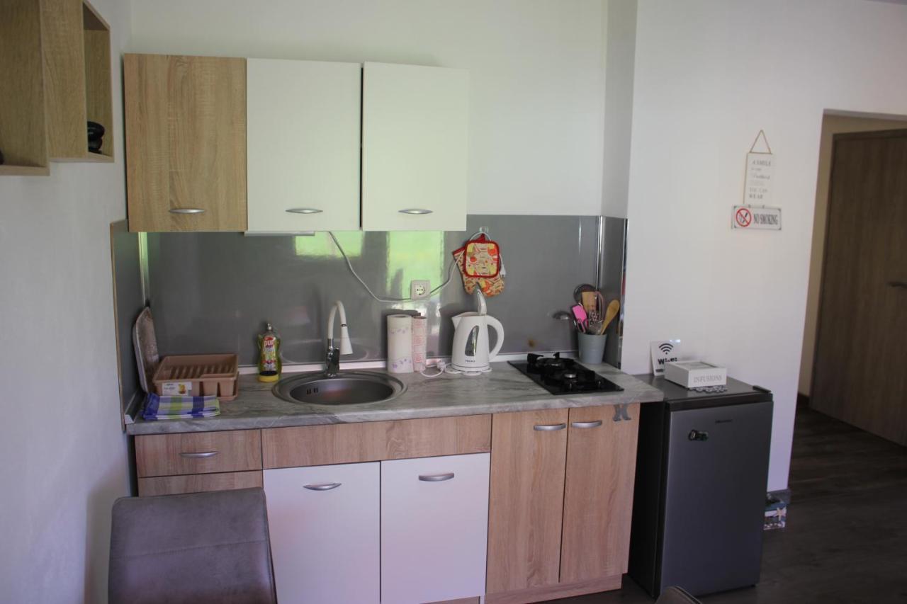 Studio Apartments Adian Korenica Extérieur photo