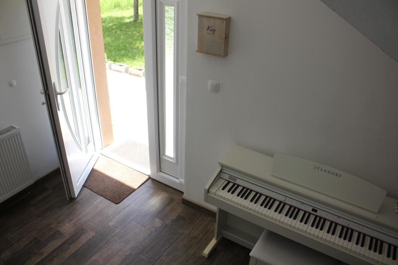Studio Apartments Adian Korenica Extérieur photo