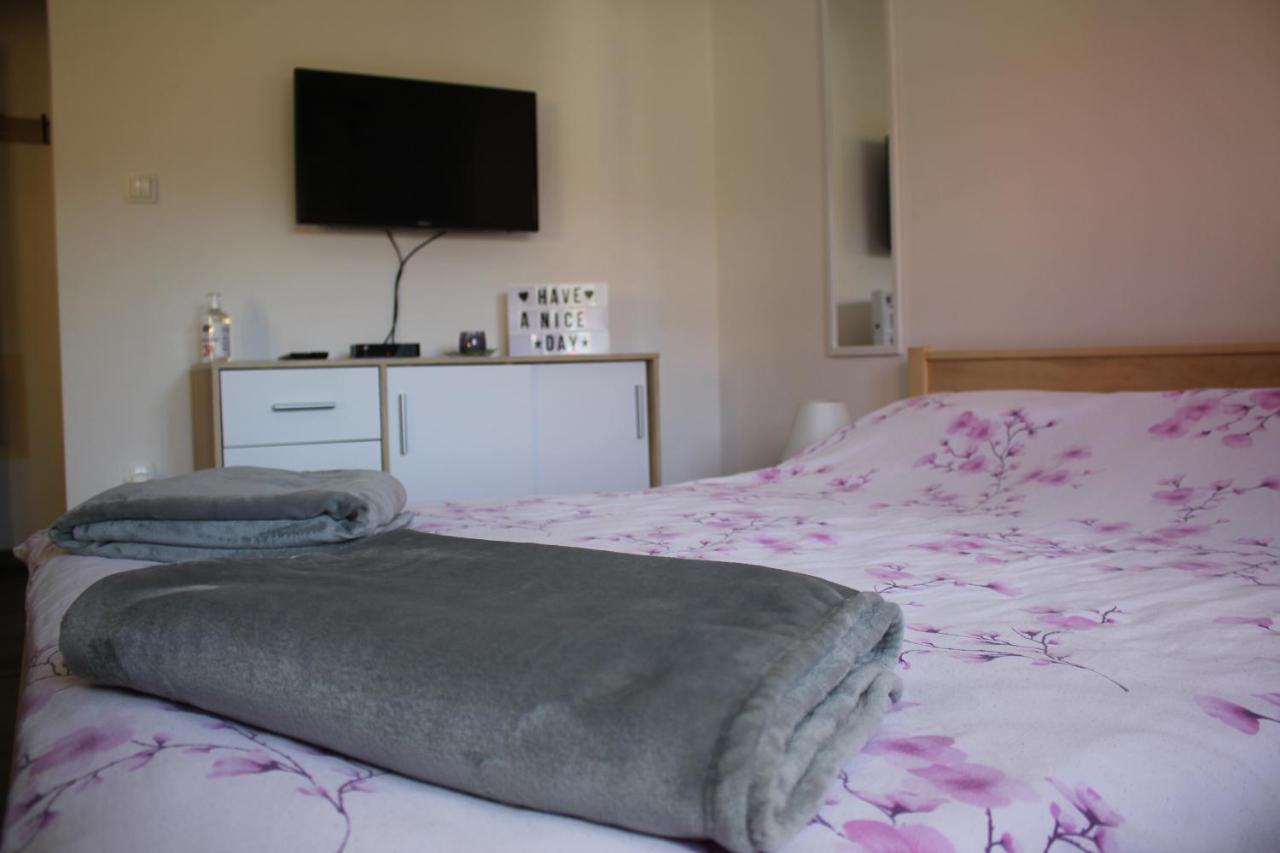 Studio Apartments Adian Korenica Extérieur photo