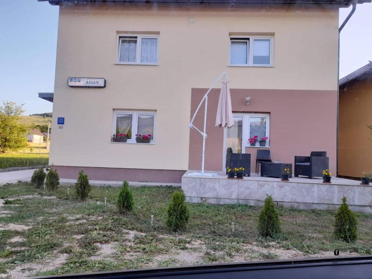 Studio Apartments Adian Korenica Extérieur photo